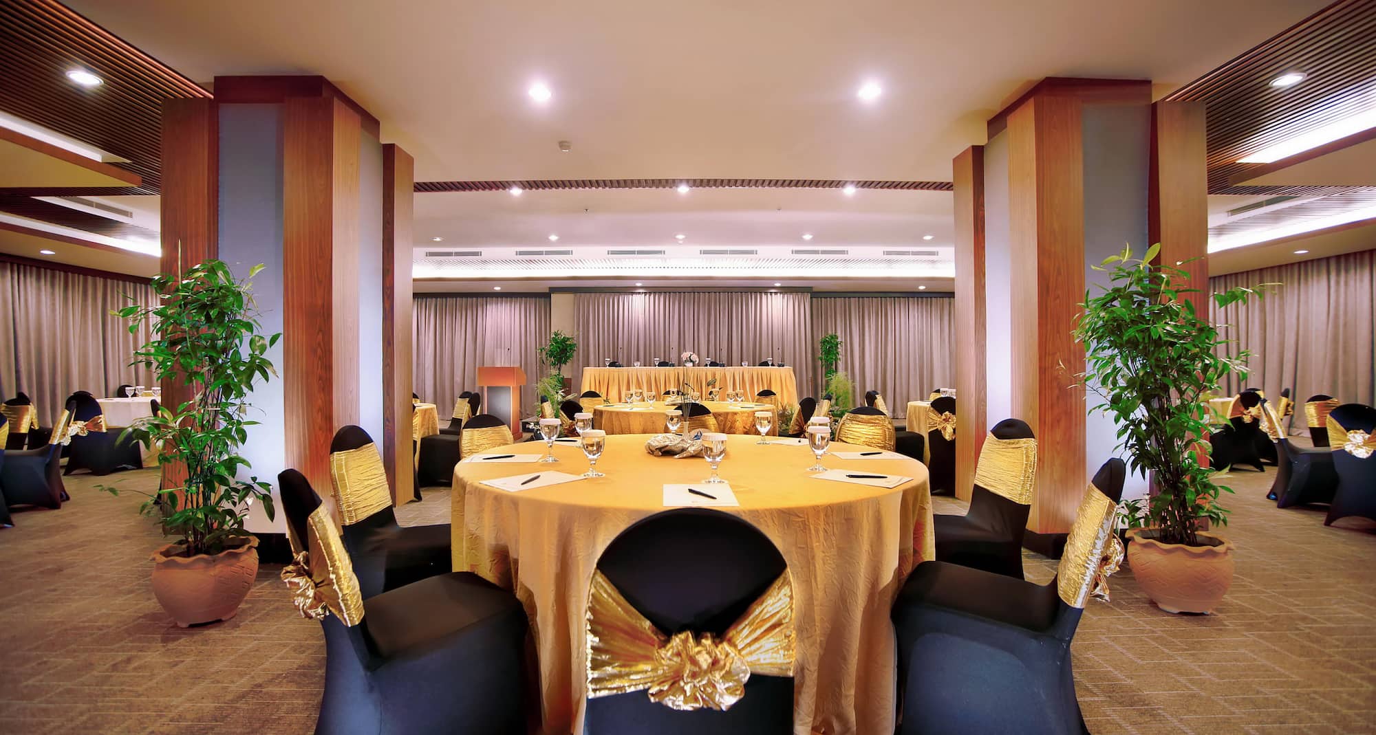GOLDEN TULIP BALIKPAPAN HOTEL & SUITES