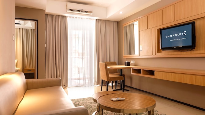 GOLDEN TULIP BALIKPAPAN HOTEL & SUITES - LIVING