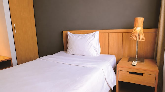 GOLDEN TULIP BALIKPAPAN HOTEL & SUITES - Golden Suite Room