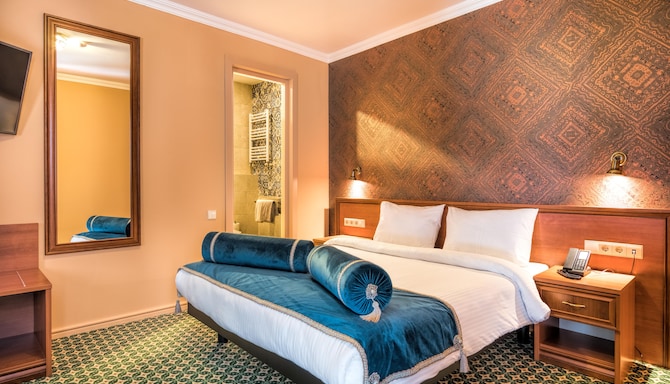 Golden Tulip Borjomi - Deluxe King