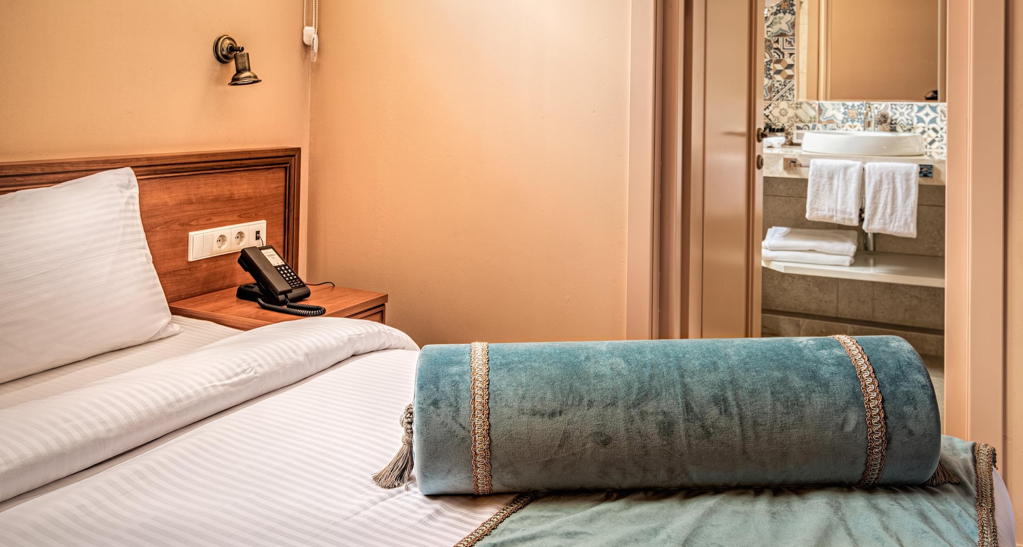 Golden Tulip Borjomi - Deluxe King