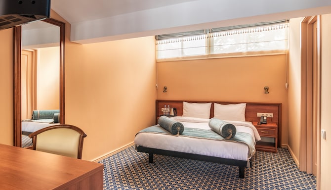 Golden Tulip Borjomi - Deluxe King