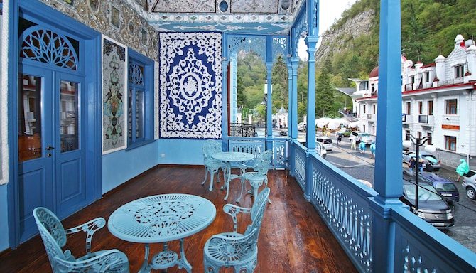 Golden Tulip Borjomi - GEO Suite Balcony