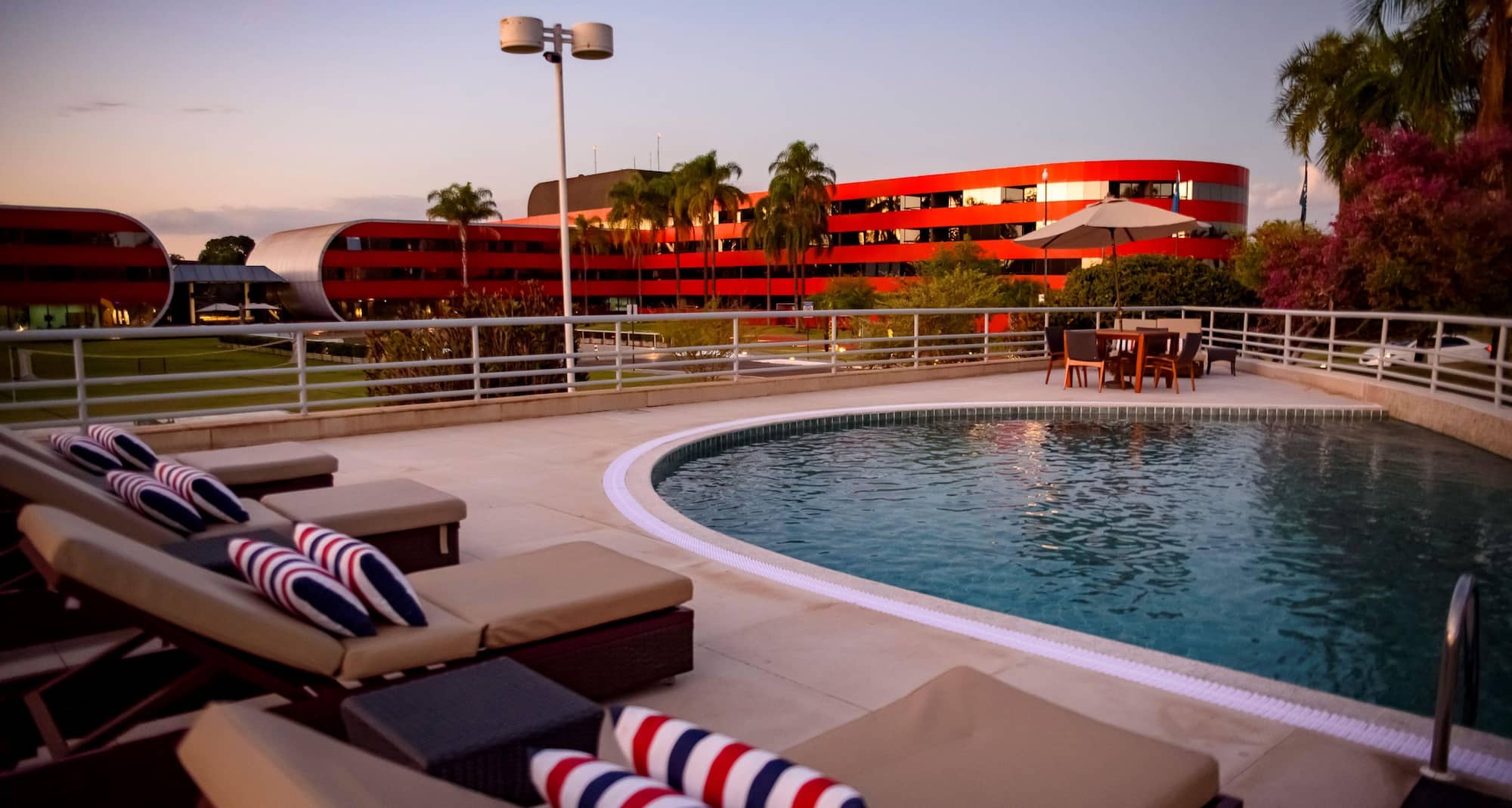Golden Tulip Brasilia Alvorada - Pool bar