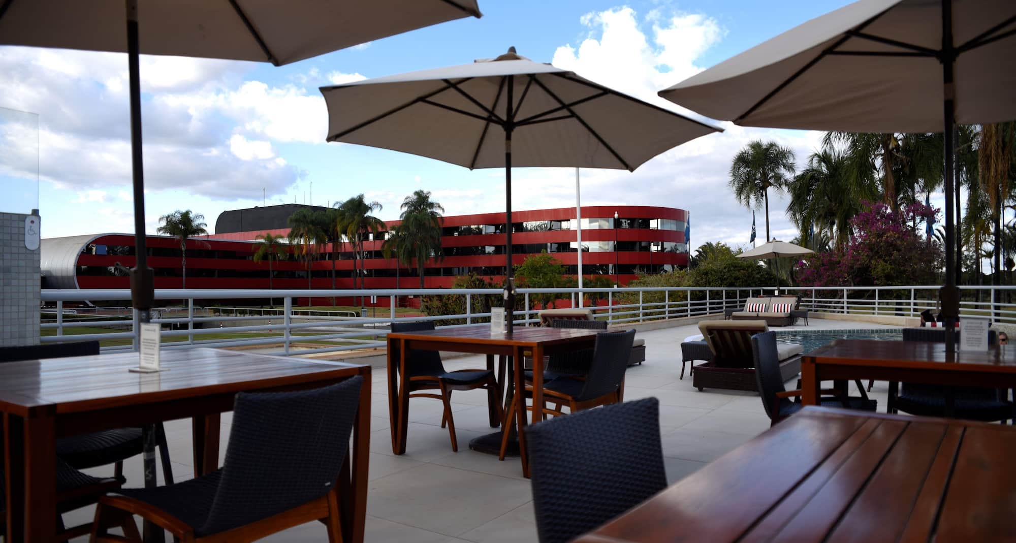 Golden Tulip Brasilia Alvorada - Pool bar