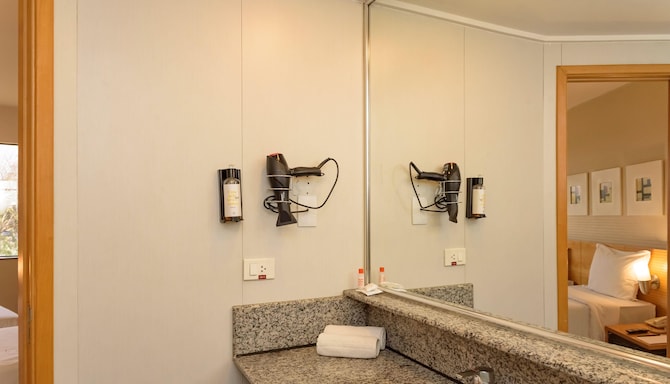 Golden Tulip Brasilia Alvorada - bath standard room single beds