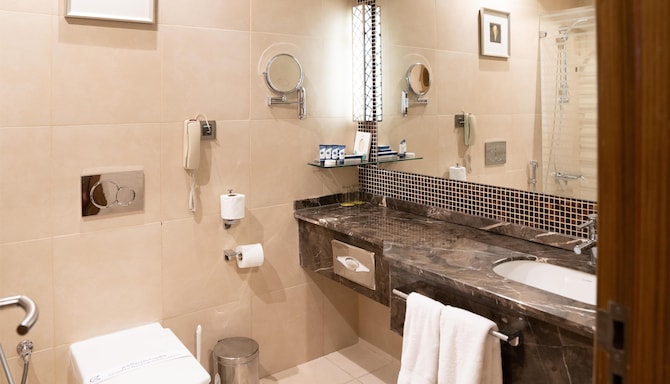 Golden Tulip Buraidah - Guest room
