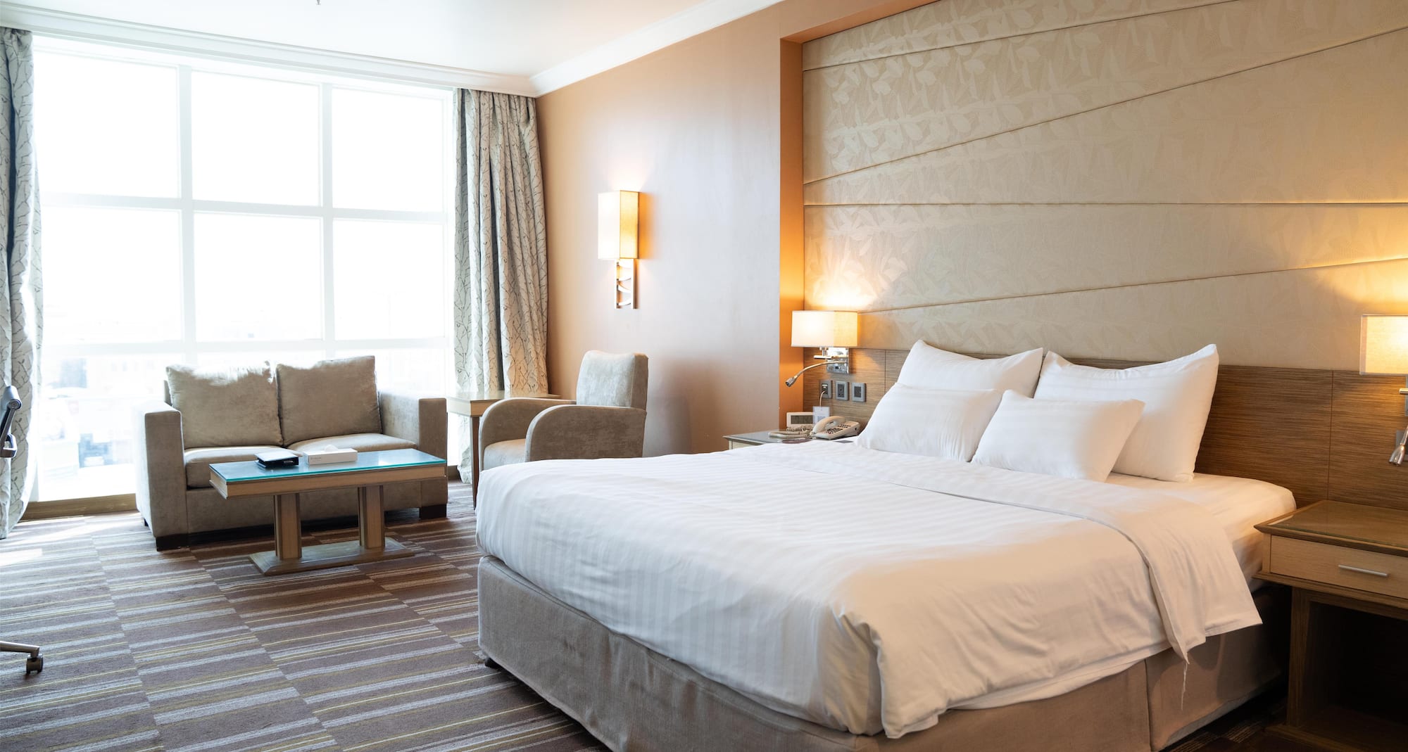 Golden Tulip Buraidah - Standard Room 1 King Bed
