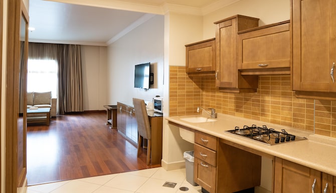 Golden Tulip Buraidah - Handicap Junior Suite