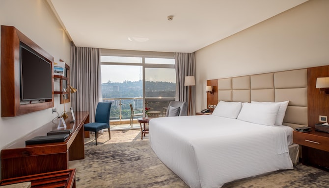 GOLDEN TULIP CANAAN KAMPALA - Superior King Room