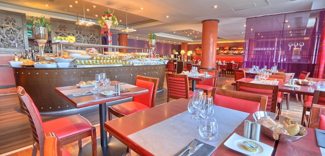 Golden Tulip CDG Airport Roissy - SALLE DE RESTAURANT