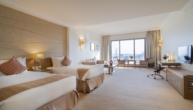 Golden Tulip Corniche Dammam - غرفة ضيوف