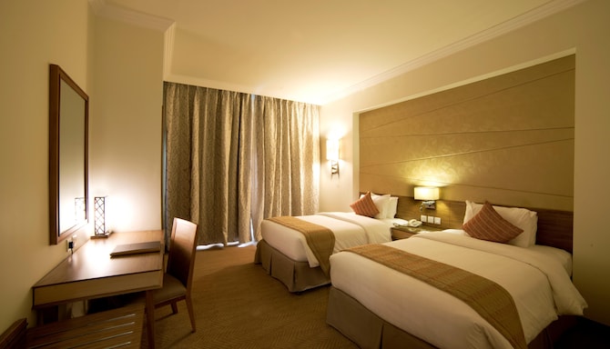 Golden Tulip Corniche Dammam - Standard Room Twin Bed