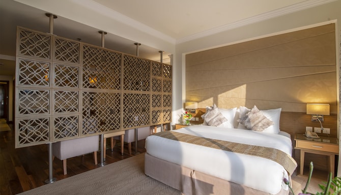 Golden Tulip Corniche Dammam - وسائل الراحة في الجناح