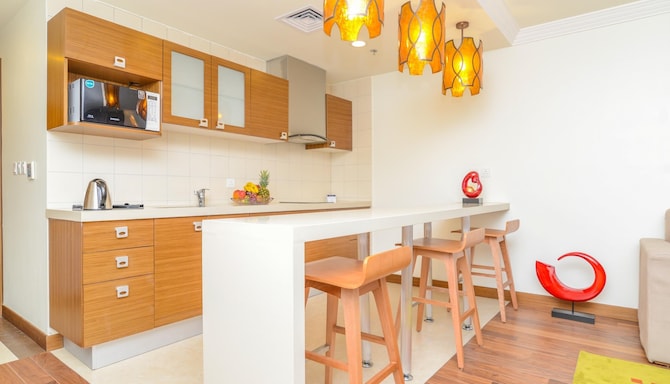 Golden Tulip Corniche Dammam - Executive Suite Kitchenette