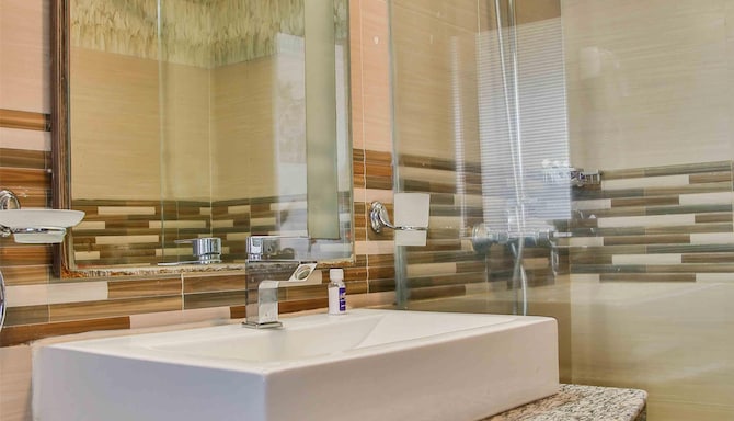 Golden Tulip Dar City Center - Washroom