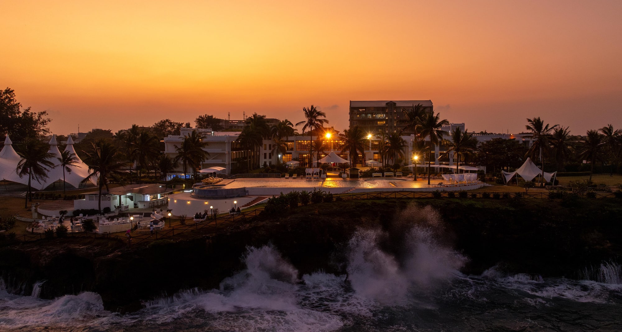 Golden Tulip Dar Es Salaam - Night View