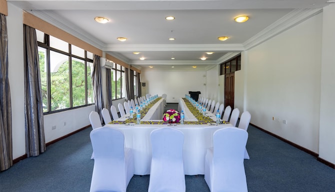 Salle Sadaani