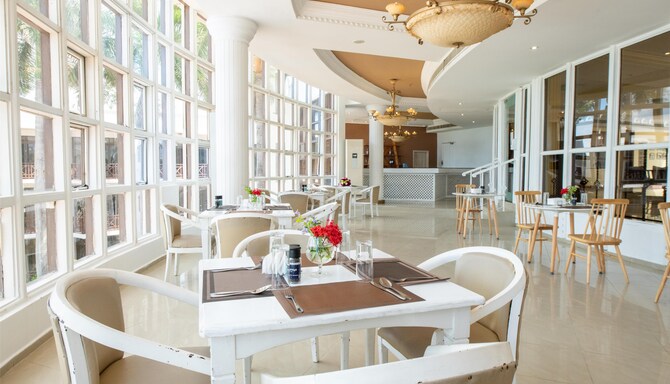 Golden Tulip Dar Es Salaam - Sanaa Restaurant