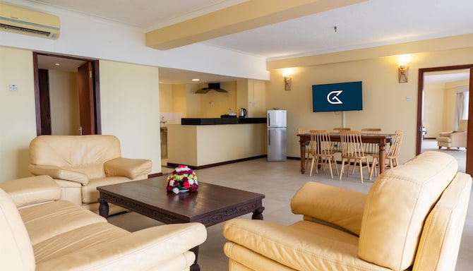 Golden Tulip Dar Es Salaam - Suite