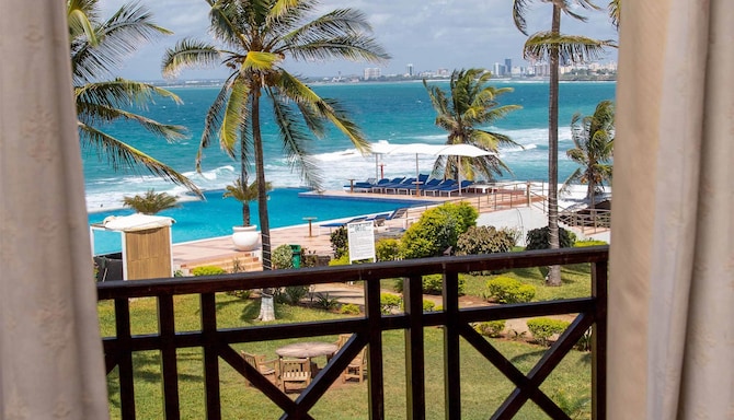 Golden Tulip Dar Es Salaam - Vue de la chambre