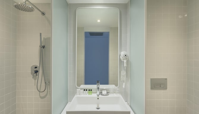 GOLDEN TULIP DESIGN TBILISI - BATH 1