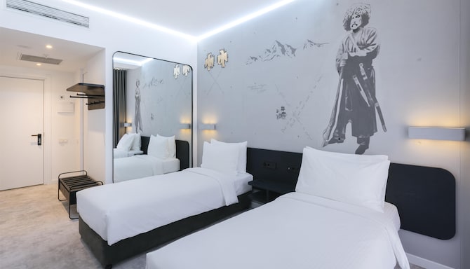 GOLDEN TULIP DESIGN TBILISI - STANDART 1
