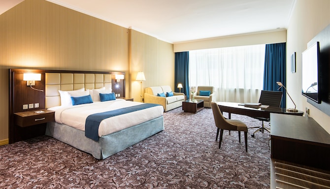 Golden Tulip Doha - Studio Apartment