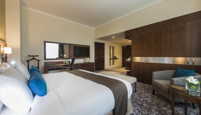 Golden Tulip Doha - Exec King