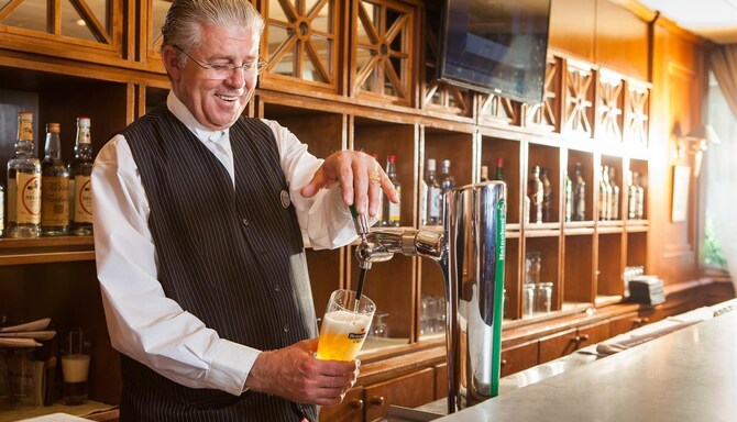 Golden Tulip El Mechtel - Golden Tulip El Mechtel Churchill  Pub