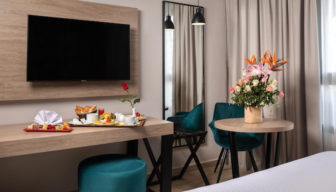 Golden Tulip El Mechtel - Guest room amenity