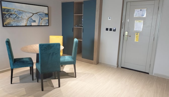 Golden Tulip El Mechtel - Suite