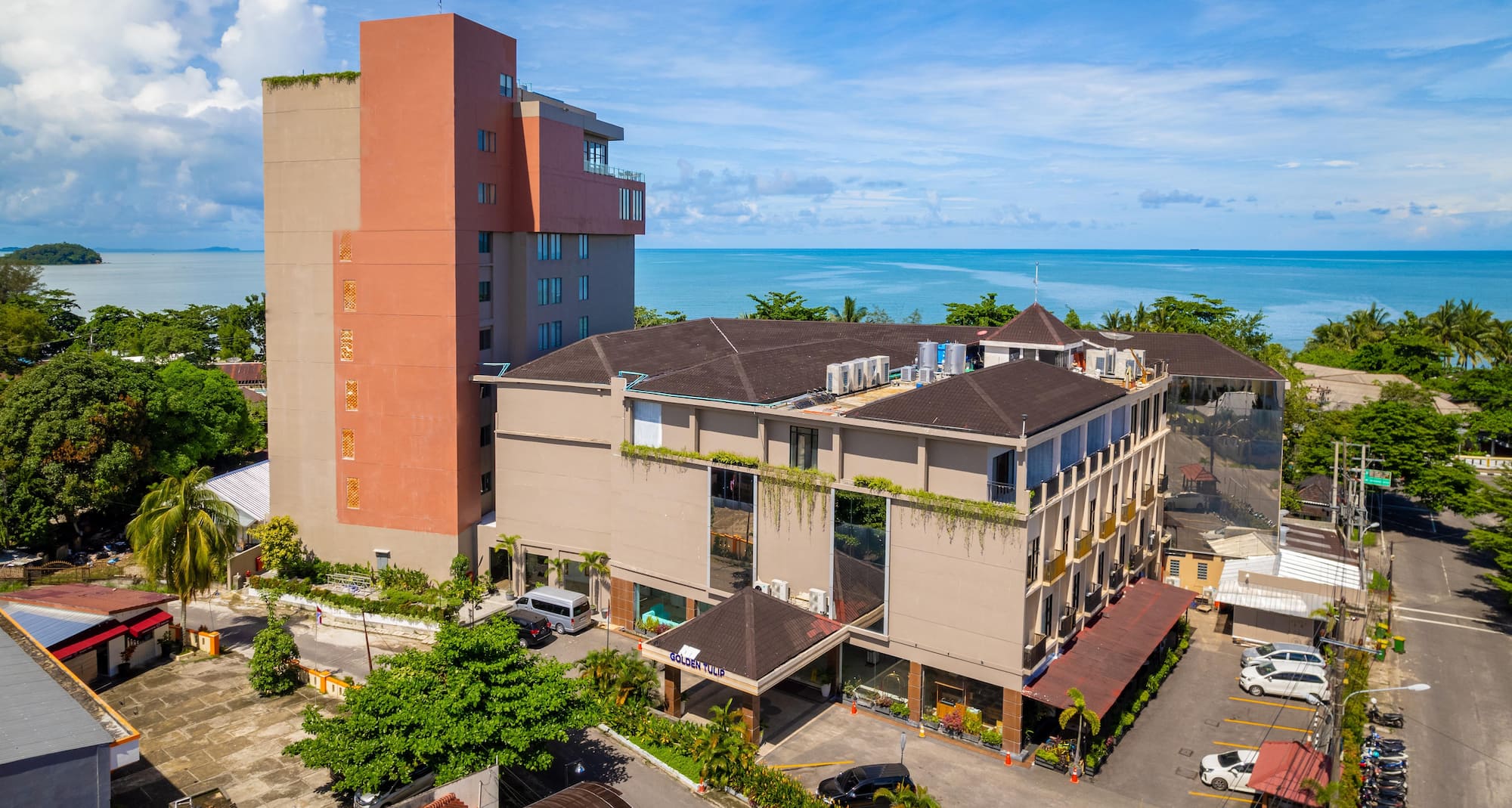 Golden Tulip Essential Belitung - Hotel Exterior