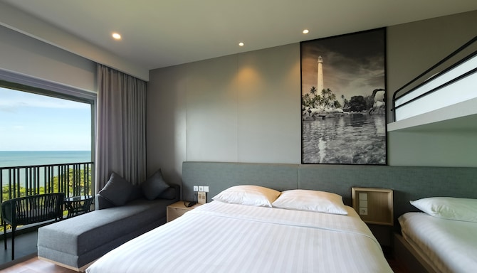 Golden Tulip Essential Belitung - Family Sea View