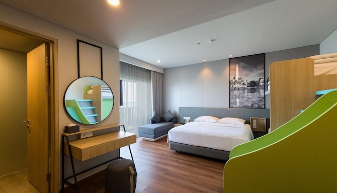 Golden Tulip Essential Belitung - Family Sea View