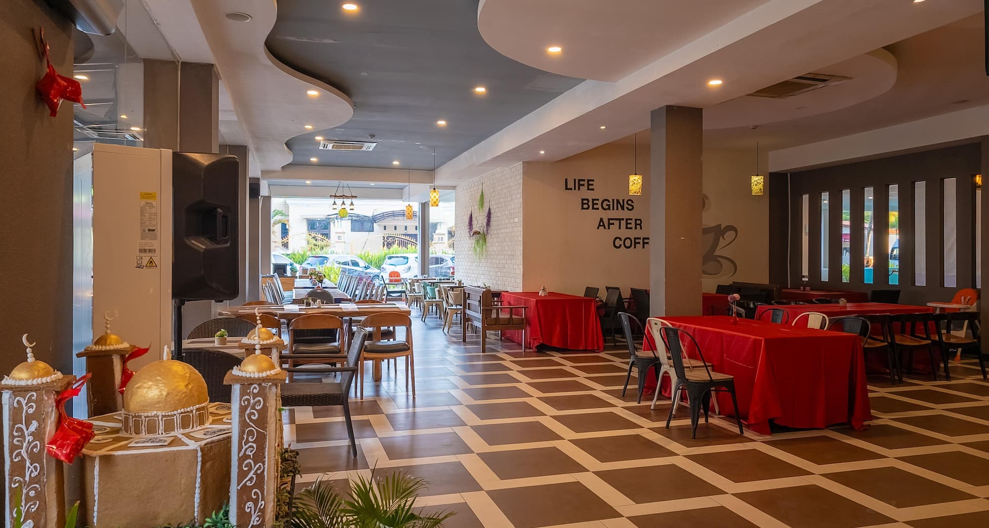 Golden Tulip Essential Belitung - Restaurant