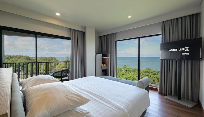 Golden Tulip Essential Belitung - Premiere Suite