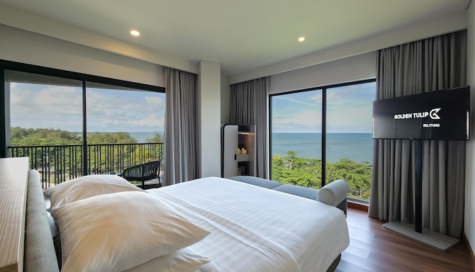 Golden Tulip Essential Belitung - Premiere Suite