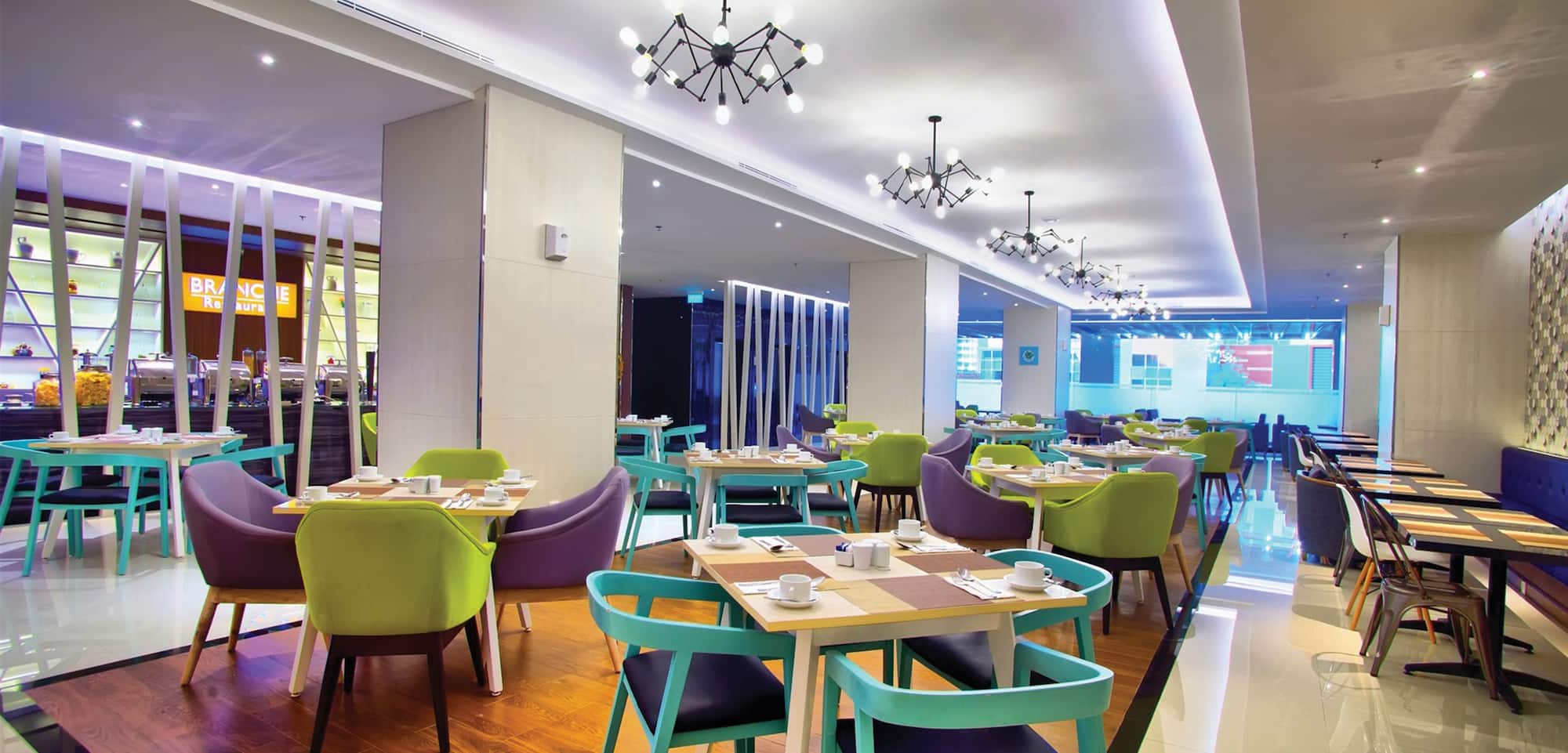 GOLDEN TULIP ESSENTIAL MAKASSAR - resto
