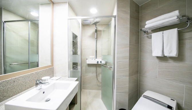 GOLDEN TULIP ESSENTIAL NAMGANG