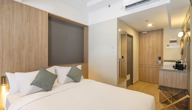 Golden Tulip Essential PIK2 Jakarta - Studio Room 1