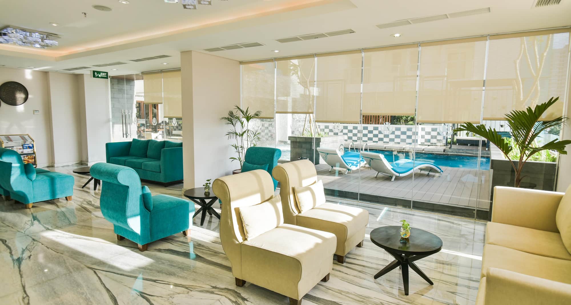 GOLDEN TULIP ESSENTIAL TANGERANG - Lobby view