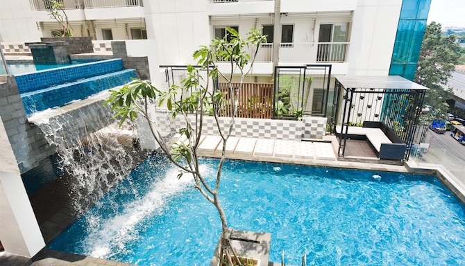GOLDEN TULIP ESSENTIAL TANGERANG - Pool - outdoor