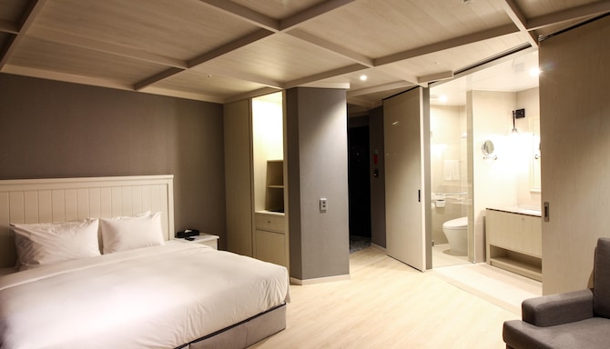 GOLDEN TULIP EVER YONGIN - Junior Suite Room