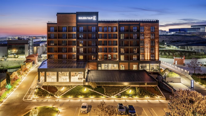 GOLDEN TULIP GEBKIM KOCAELI - Exterior Back Night