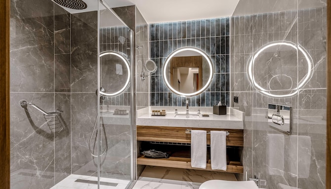 GOLDEN TULIP GEBKIM KOCAELI - Suite Bathroom