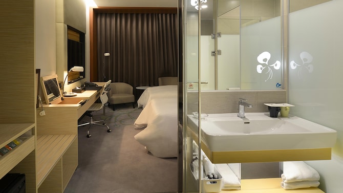 Golden Tulip Glory Fine Hotel - TDB