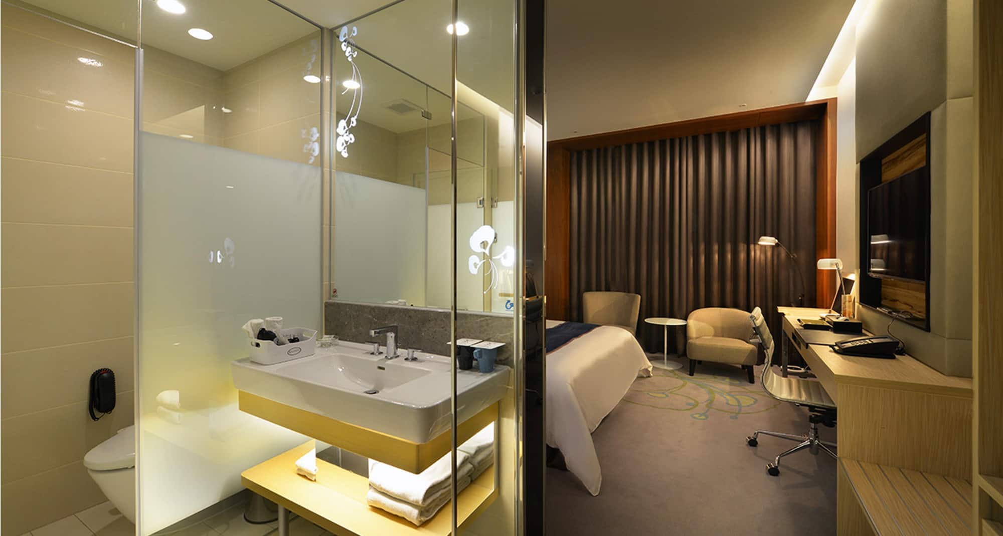 Golden Tulip Glory Fine Hotel - Guest room