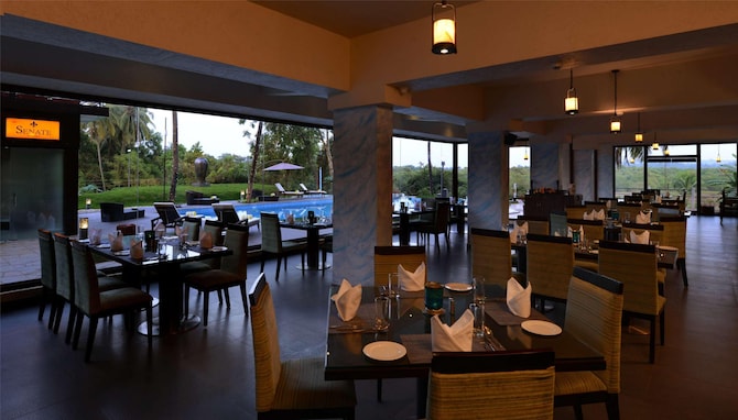 Golden Tulip Goa Candolim - Aquatico Restaurant