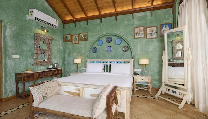 GOLDEN TULIP GOA MANDREM - one bedroom POOL VILLA